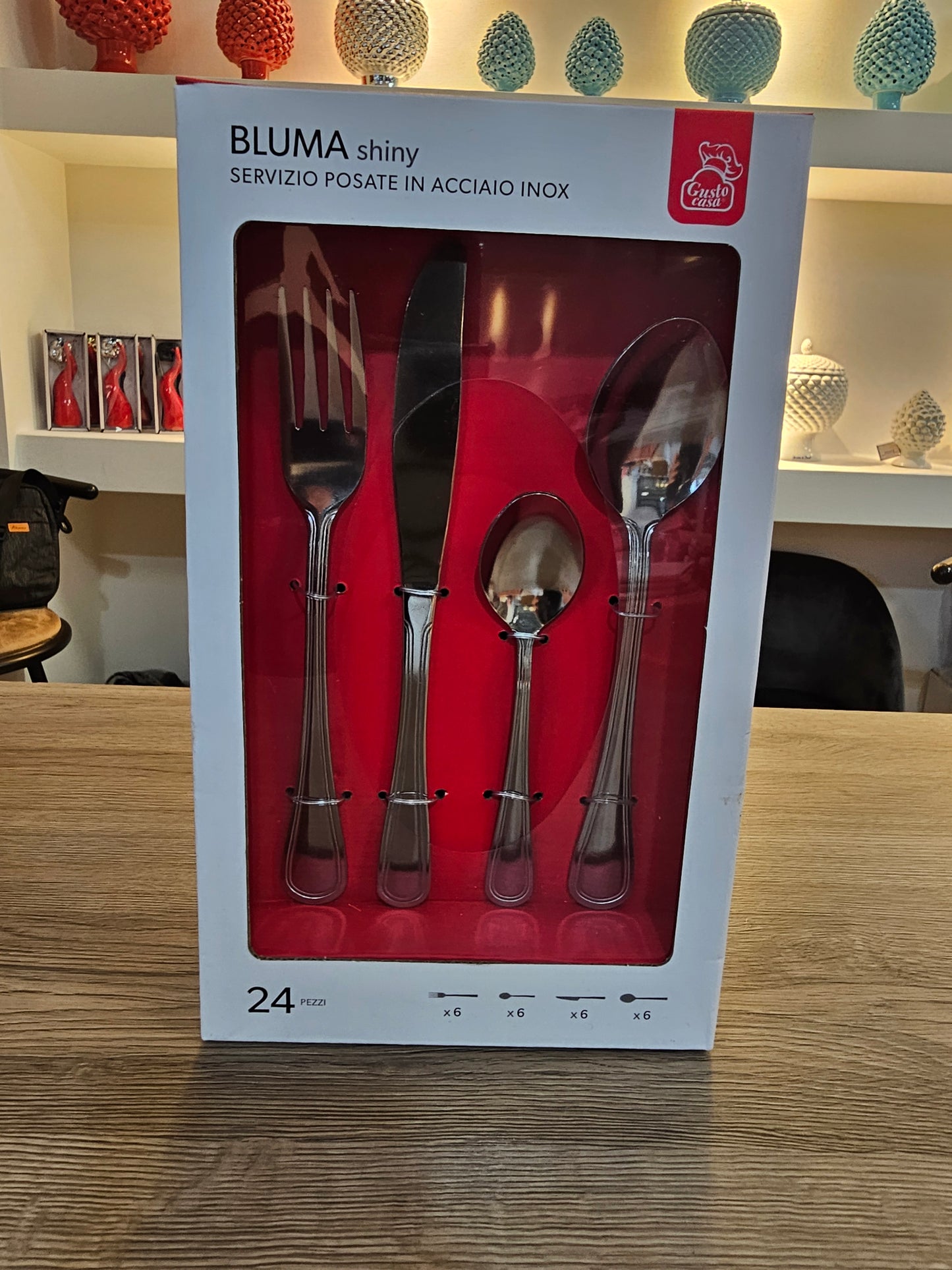 Set di 24 Posate in Acciaio Inox – Eleganza e Resistenza per la tua Tavola